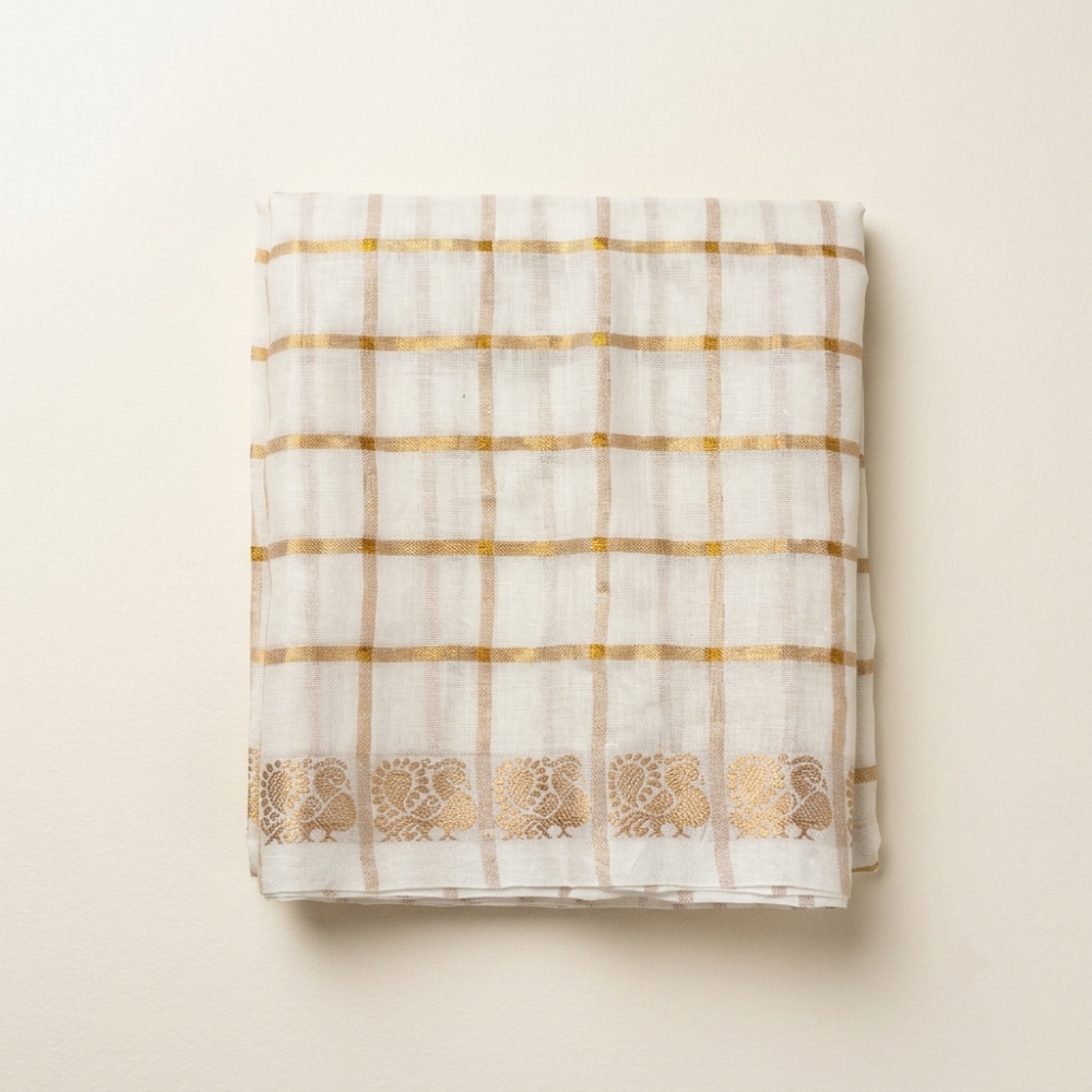 Off-White Handloom Sungudi Cotton Saree with Zari Grid Checks and Traditional Motif Border