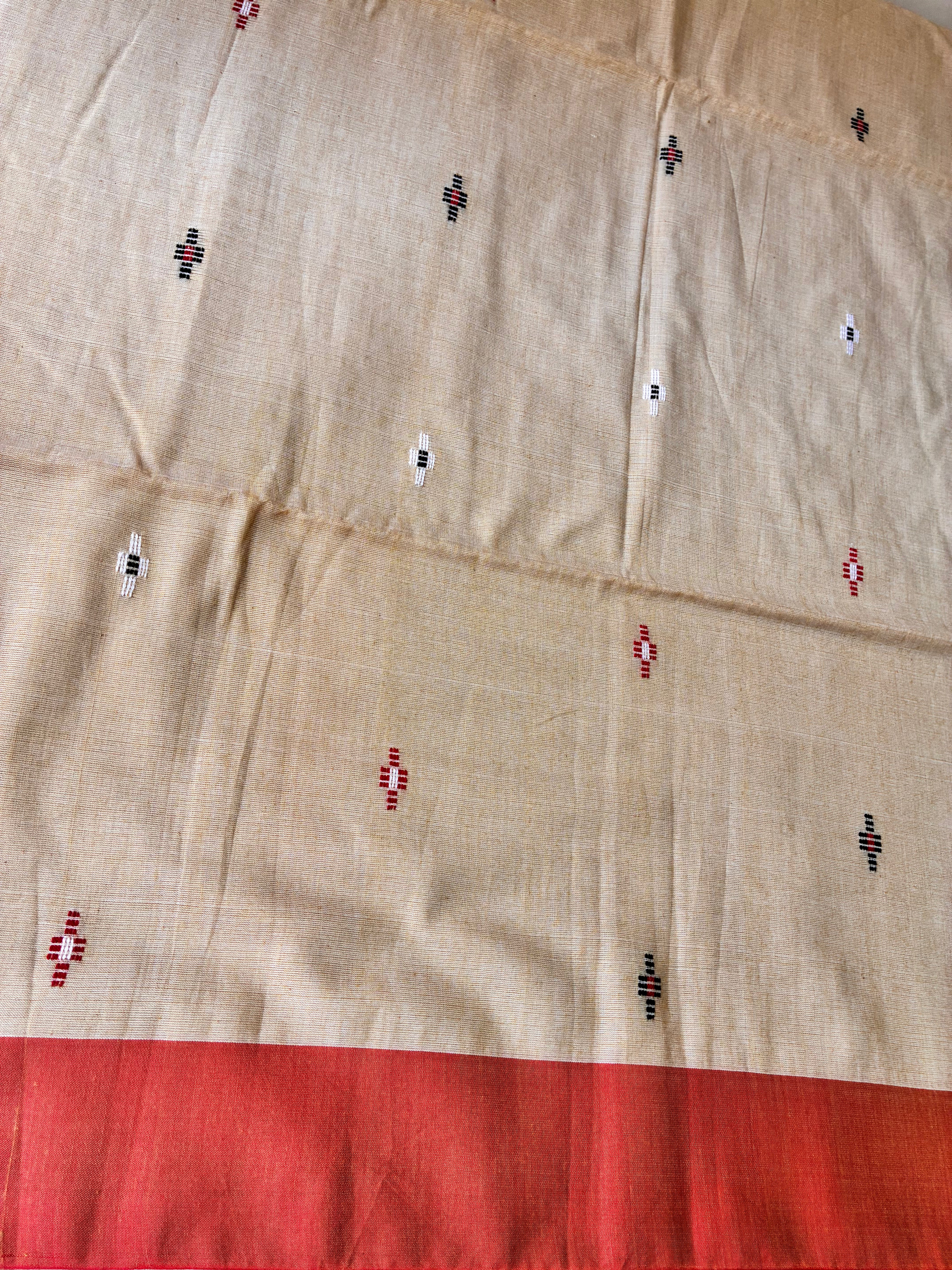Natural Beige Mul Cotton Saree with Rust Red Contrast Border & Hand-Woven Motifs