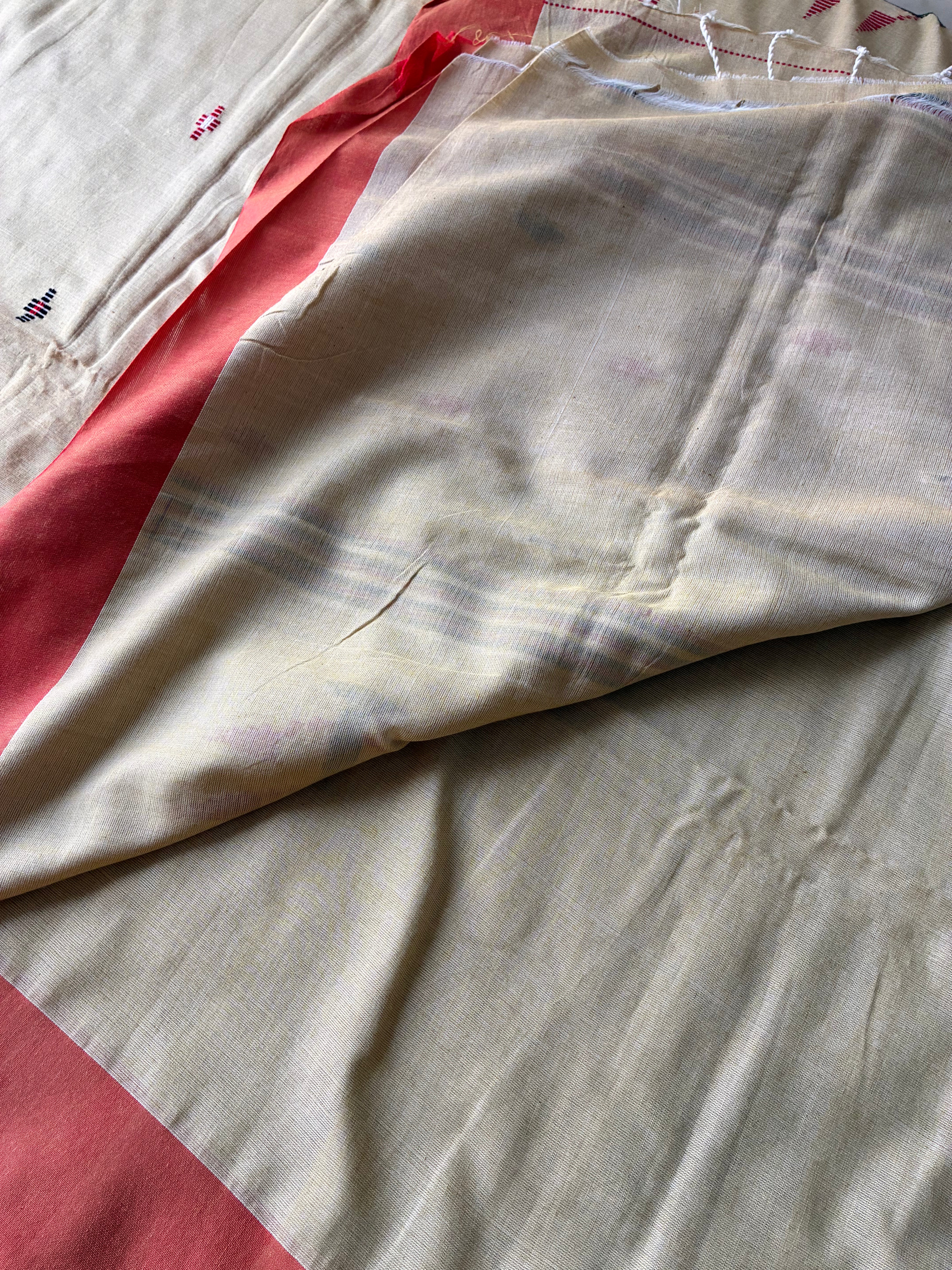 Natural Beige Mul Cotton Saree with Rust Red Contrast Border & Hand-Woven Motifs
