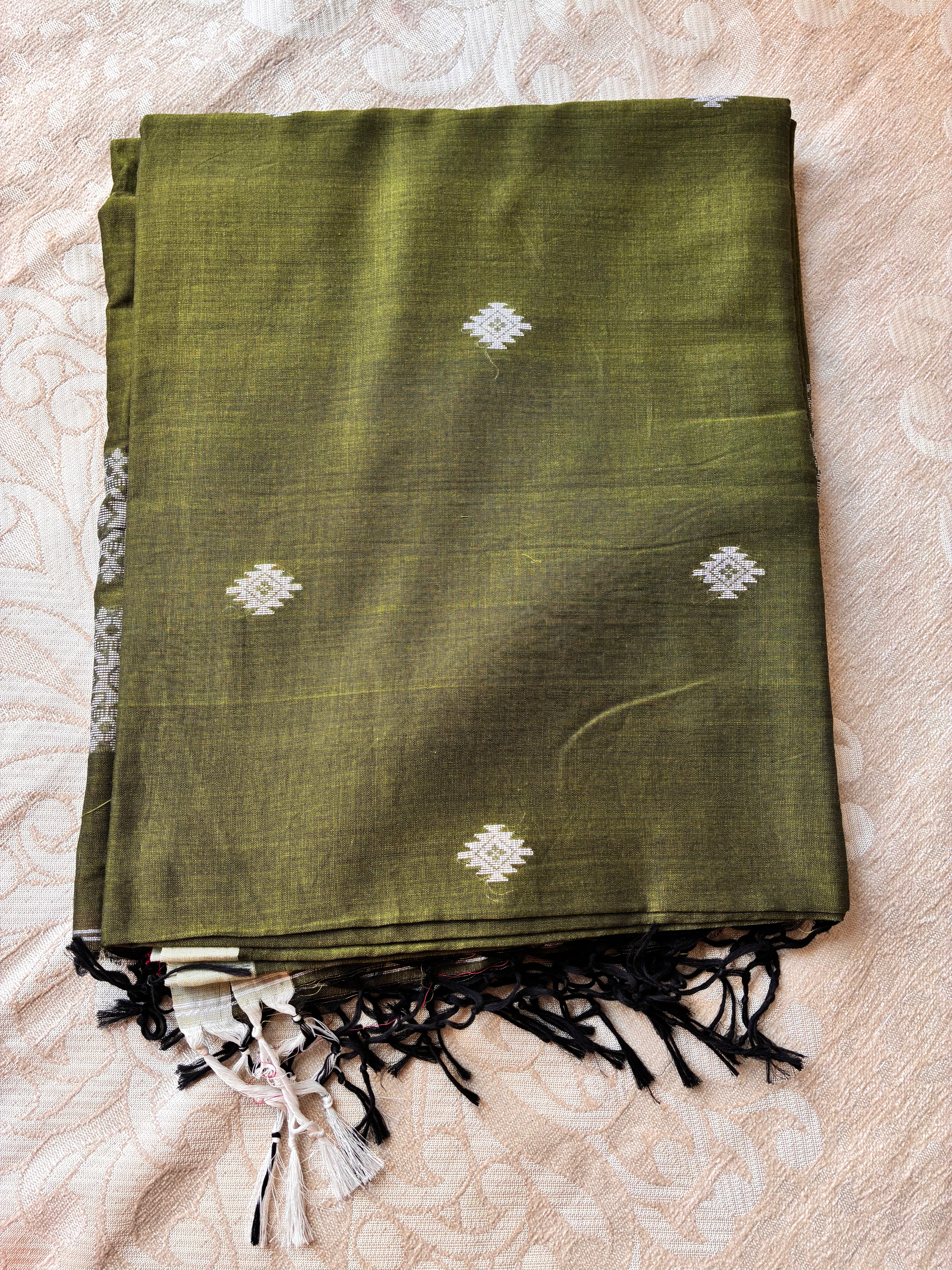 Earthy Olive Green Hand-Woven Mul Cotton Saree
